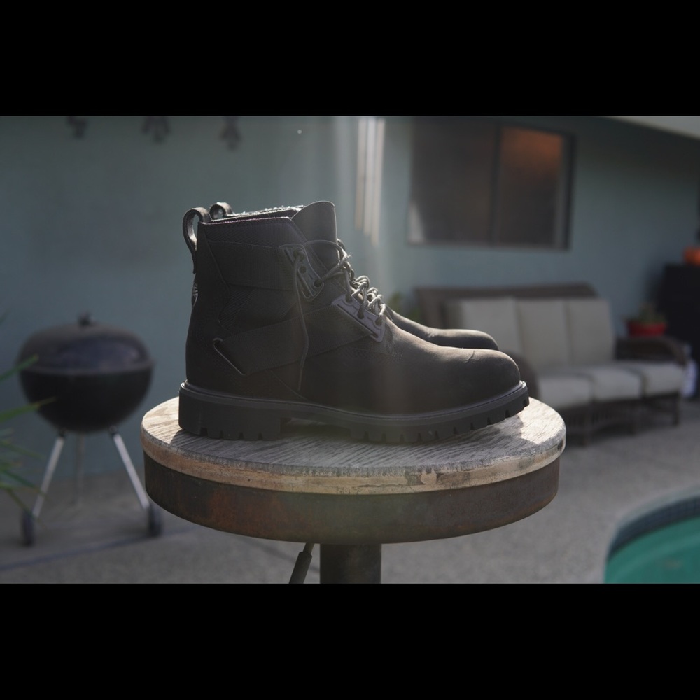 Timberland Black 6 inch boots